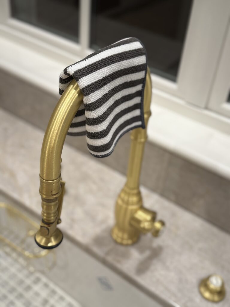 The Severn Dish Cloth—an odor resistant kitchen rag and eco-friendly dish cloth. The best reusable kitchen cloth for fresh, sustainable cleaning.